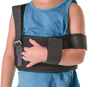 child's arm in sling